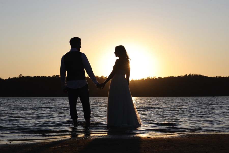 Novios caminando